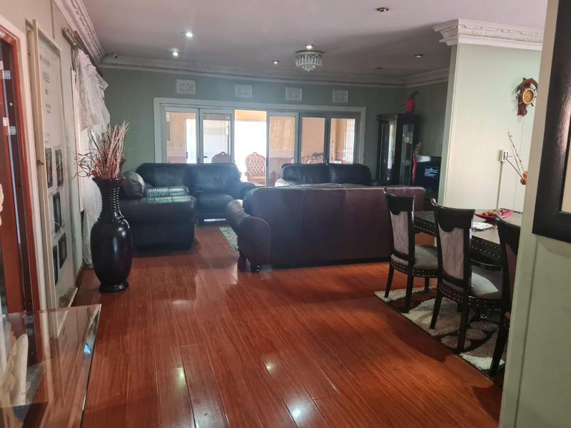 6 Bedroom Property for Sale in Southernwood Eastern Cape
